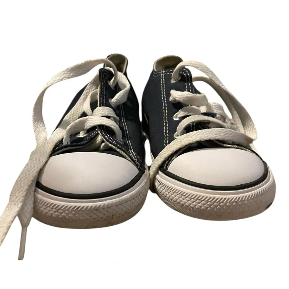 Converse Chuck‎ Taylor Toddler Size 9 Navy Blue Sneakers